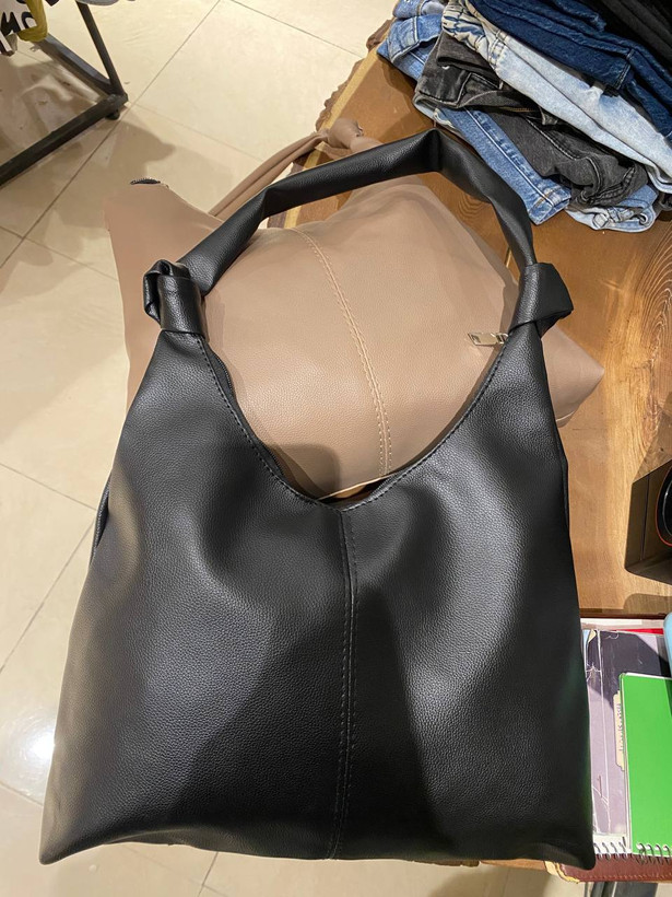 کیف زنانه سایز بزرگ جلو دوخت دار دسته پفکی گد 3540