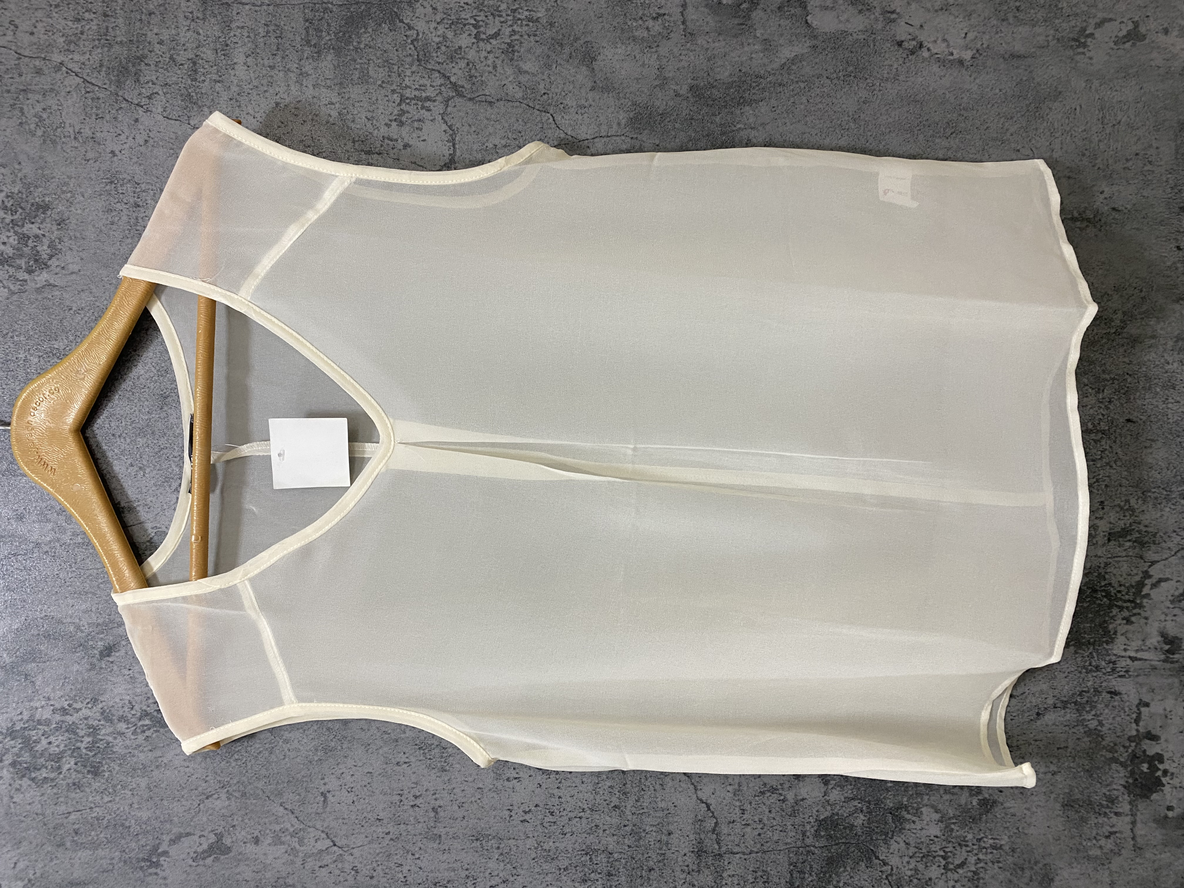 تاپ حریر زنانه رنگ کرمی کد 48