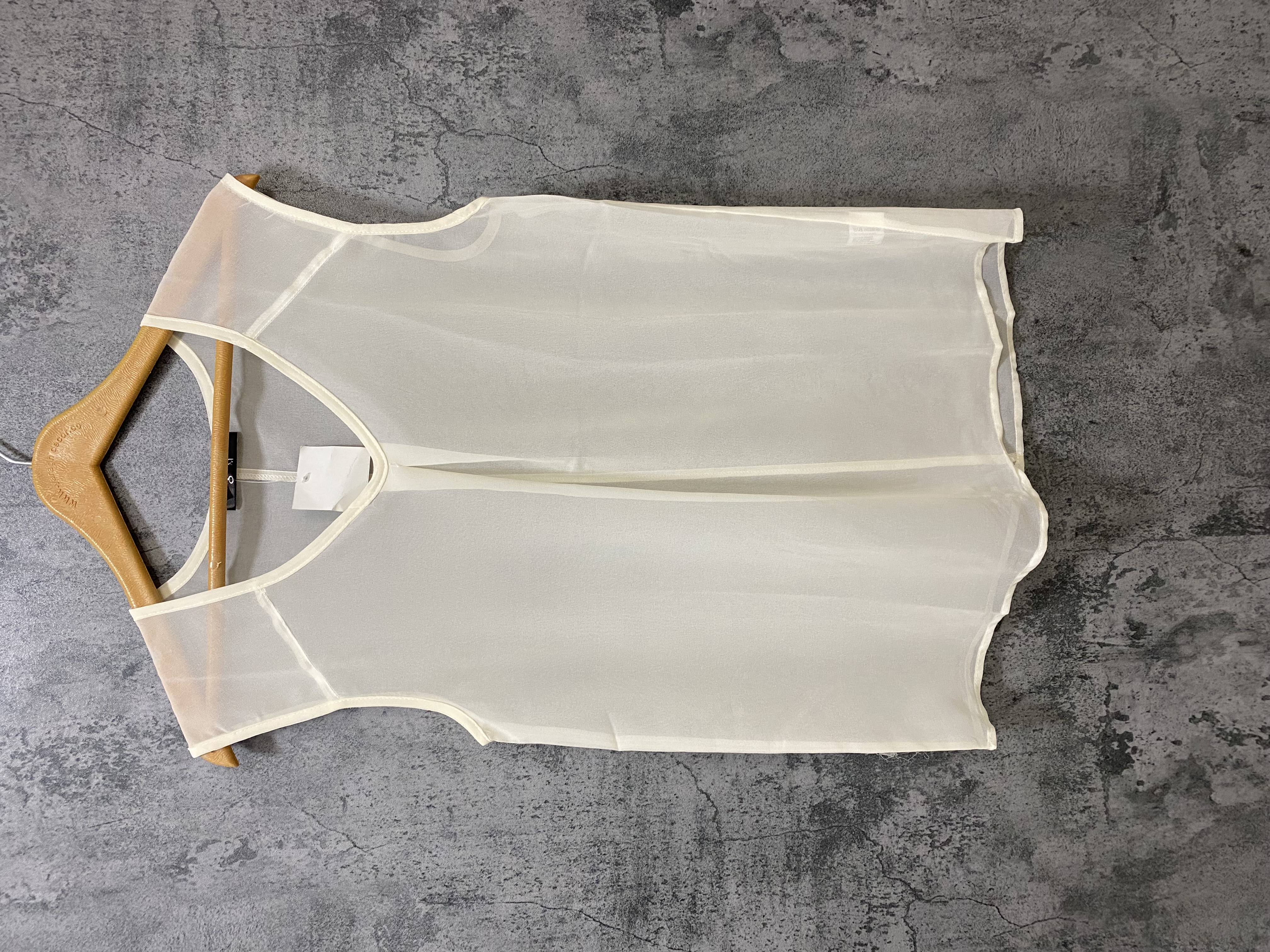 تاپ حریر زنانه رنگ استخوانی کد 69