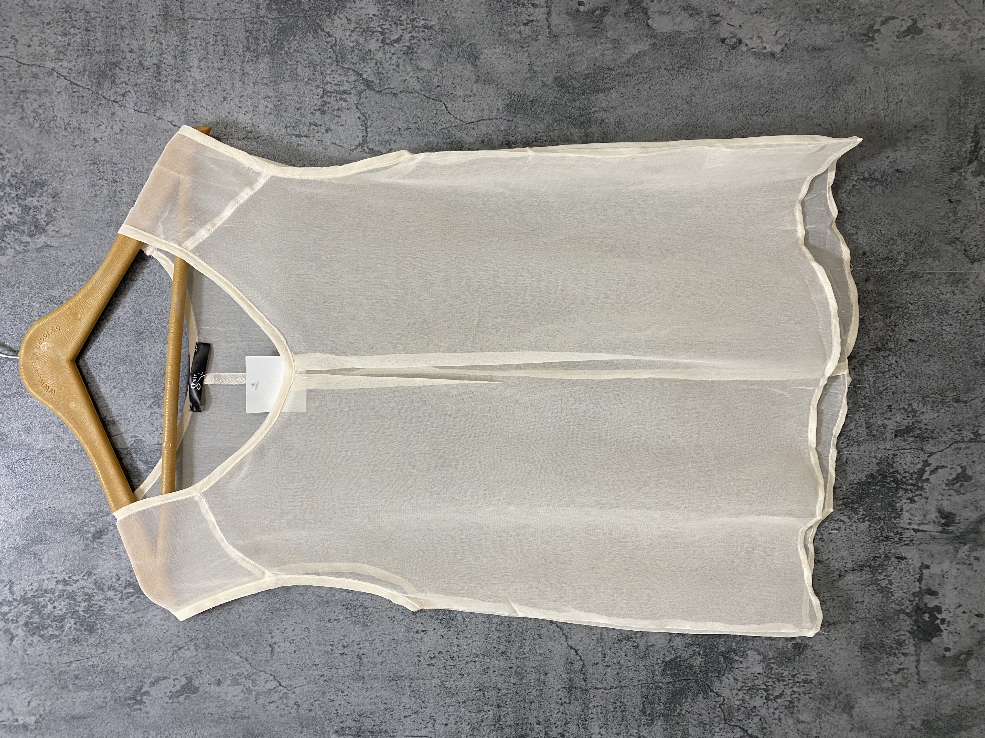 تاپ حریر زنانه رنگ استخوانی کد 74