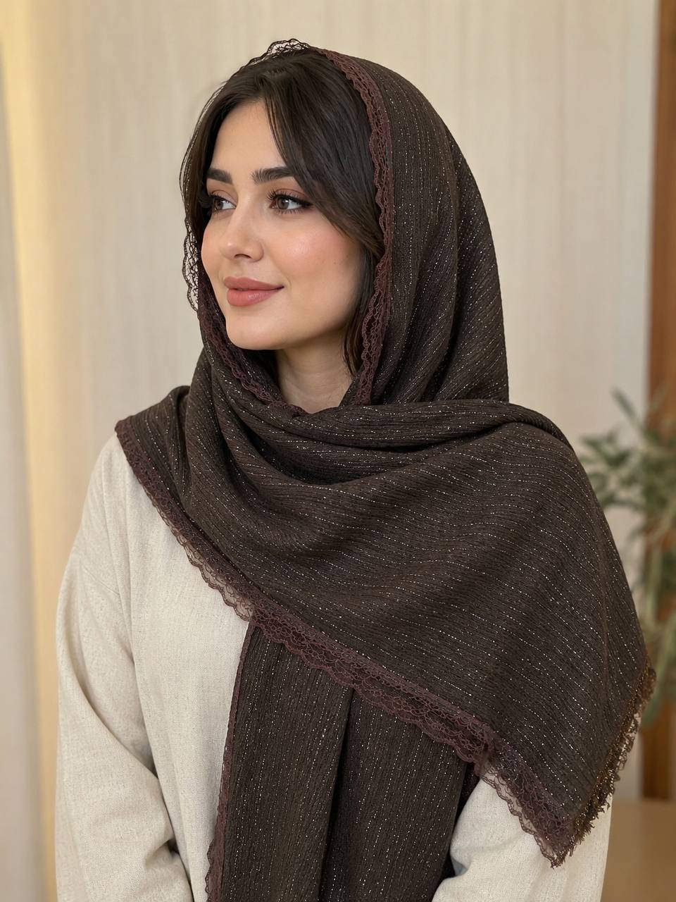 شال زنانه لب توری شاین‌دار با طراحی خاص و مجلسی